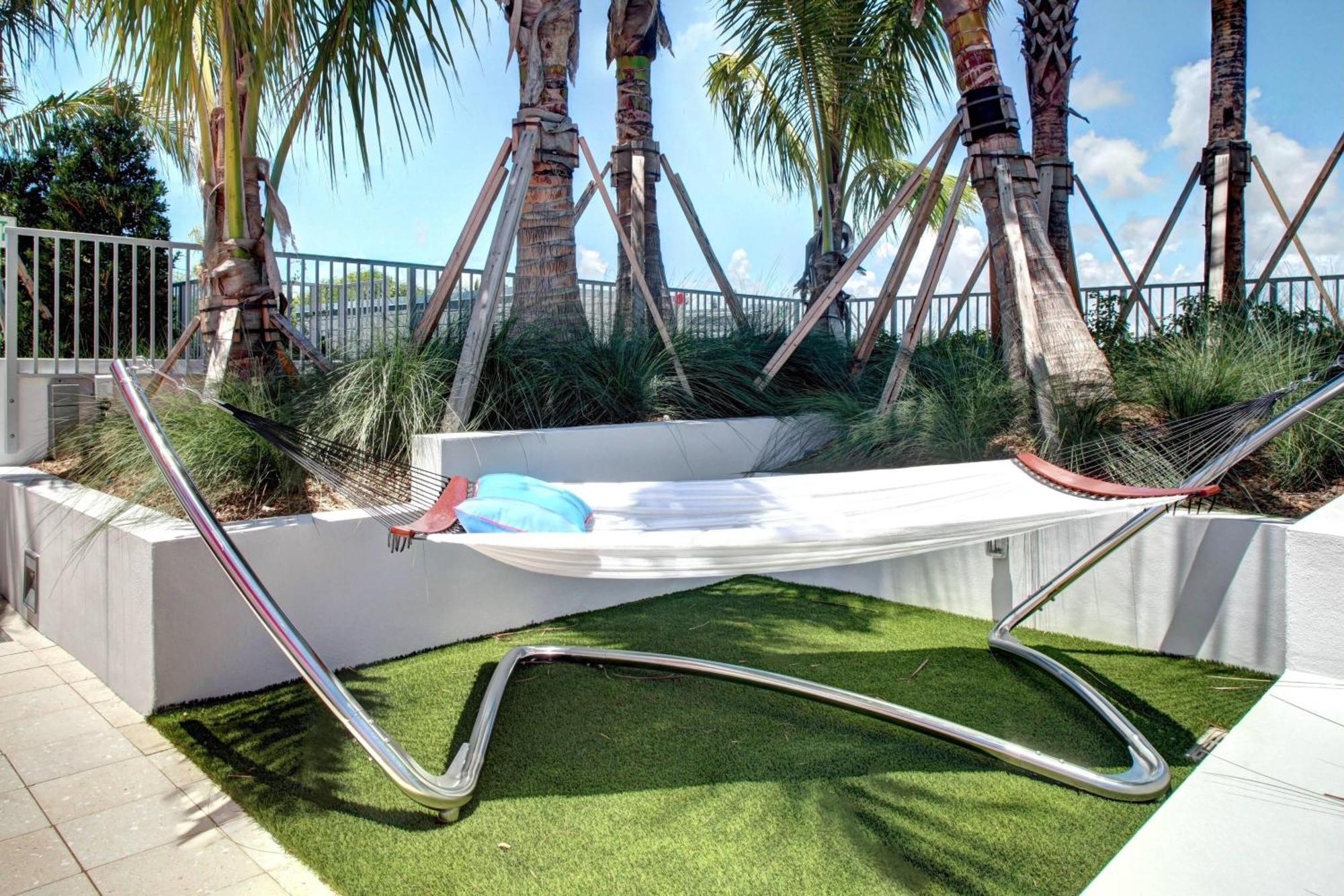Residence Inn By Marriott Miami Beach Surfside Zewnętrze zdjęcie
